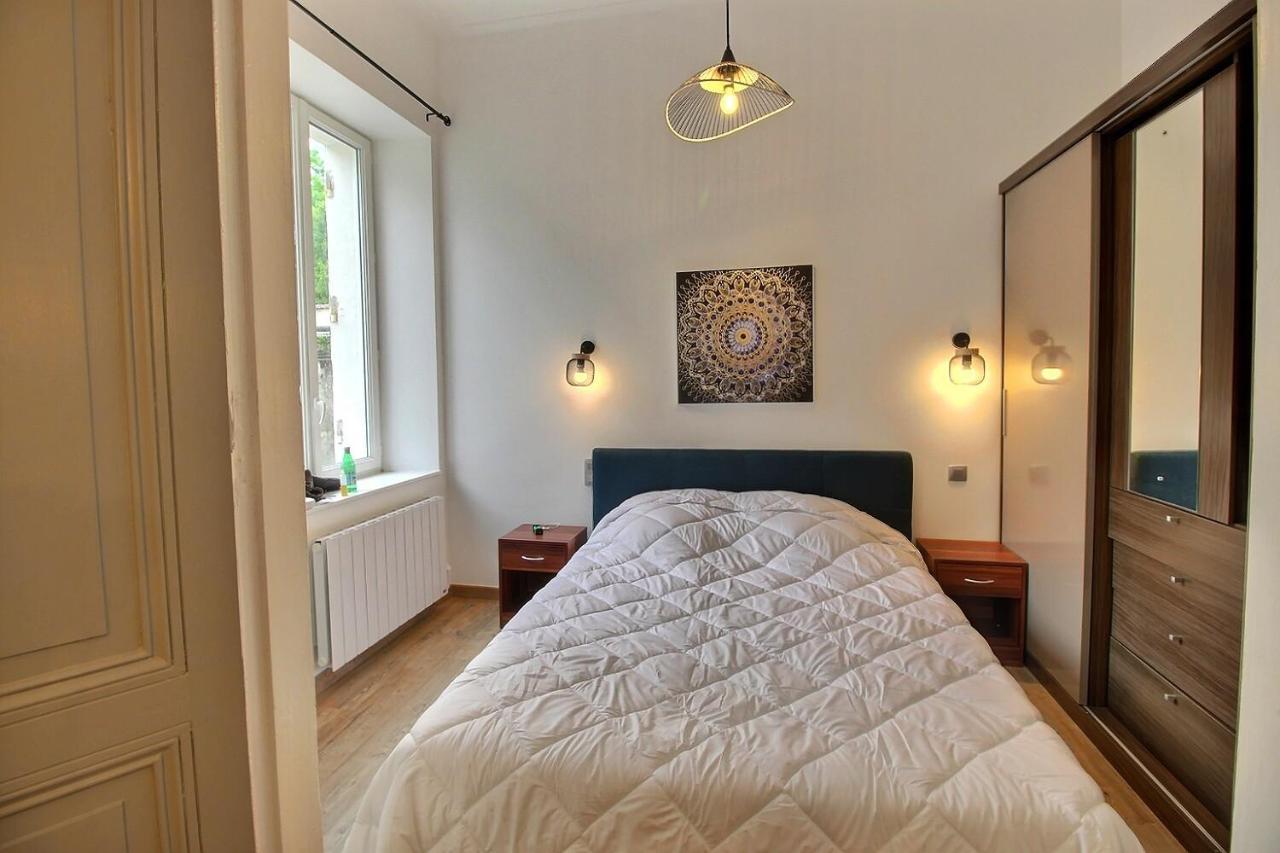 Appartement De Charme Dans Immeuble Haussmannien Périgueux Eksteriør bilde
